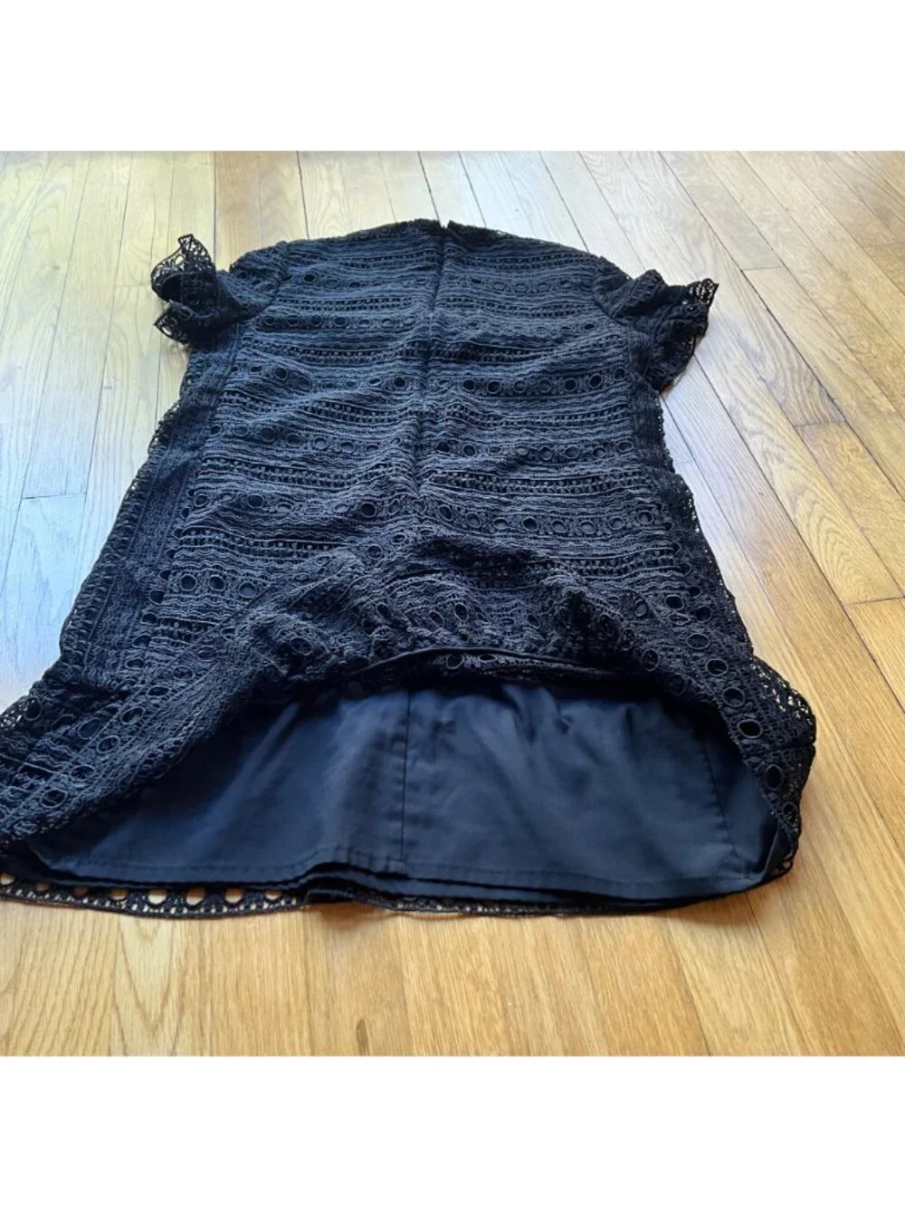 Kate Spade Size 6 Black 100% Cotton Lace Short Sleeve Flounce Hem Shift Dress